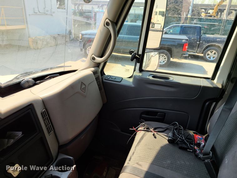 image for item EL9805 2008 International 4400 tank truck