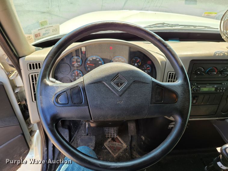 image for item EL9805 2008 International 4400 tank truck