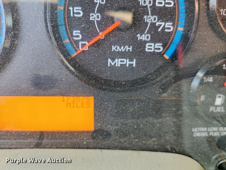 image for item EL9805 2008 International 4400 tank truck