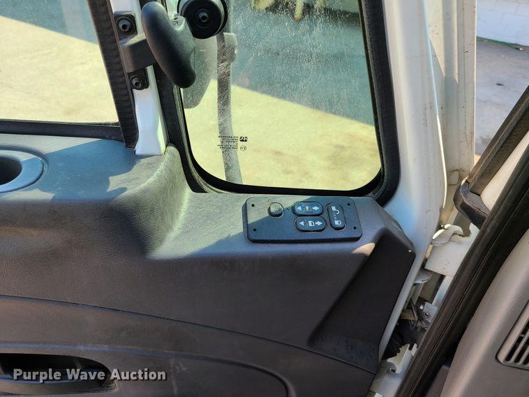 image for item EL9805 2008 International 4400 tank truck