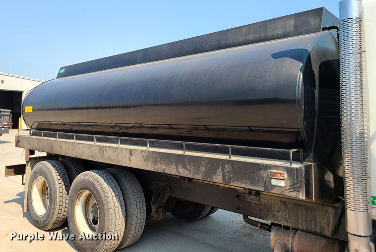 image for item EL9805 2008 International 4400 tank truck