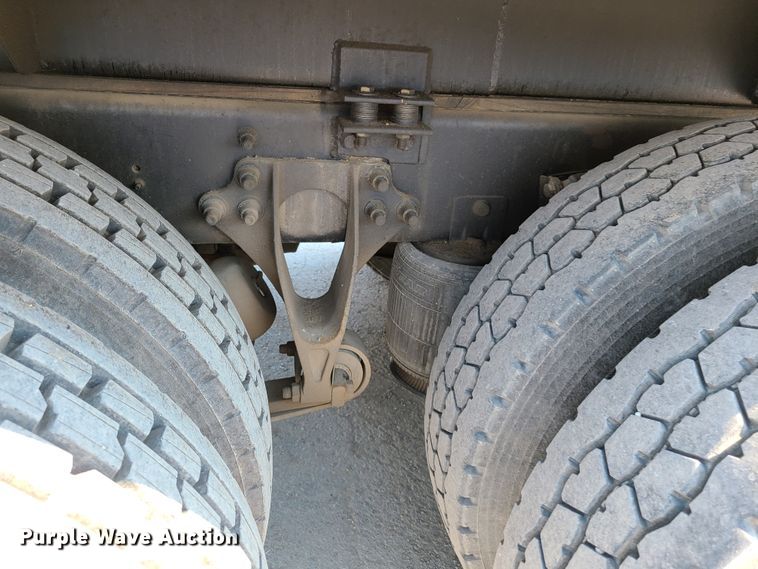 image for item EL9805 2008 International 4400 tank truck