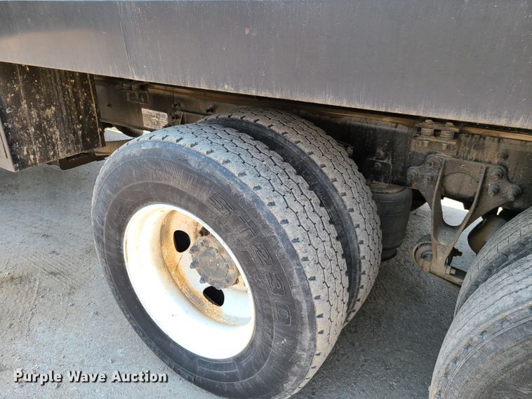 image for item EL9805 2008 International 4400 tank truck