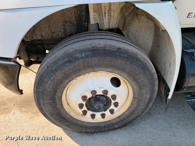 image for item EL9805 2008 International 4400 tank truck