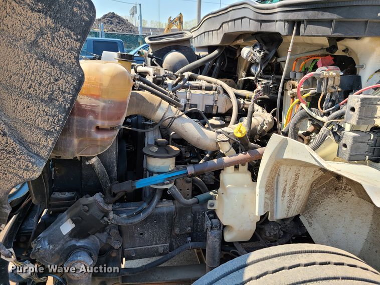 image for item EL9805 2008 International 4400 tank truck