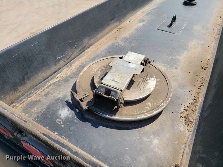 image for item EL9805 2008 International 4400 tank truck