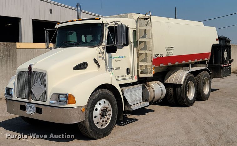 image for item EL9806 2007 Kenworth T300 tank truck
