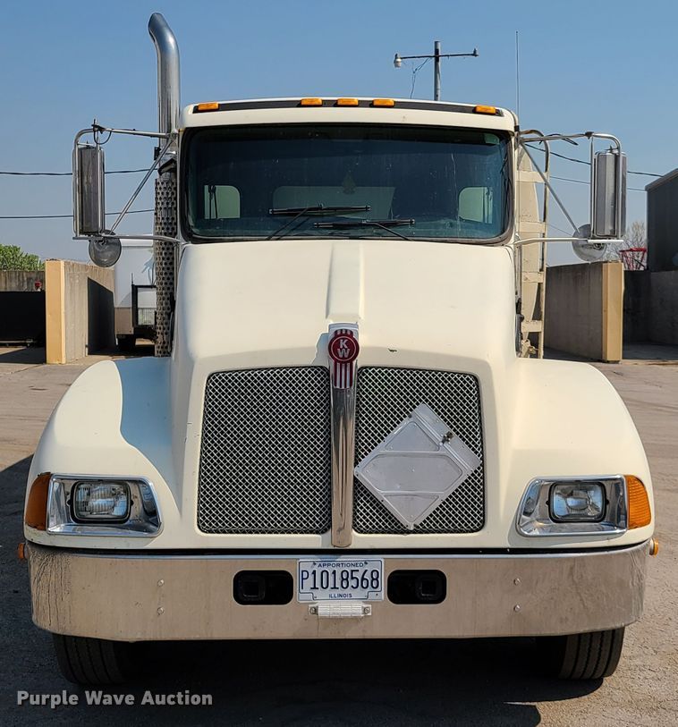 image for item EL9806 2007 Kenworth T300 tank truck