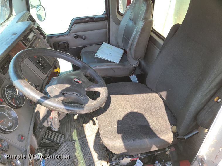 image for item EL9806 2007 Kenworth T300 tank truck