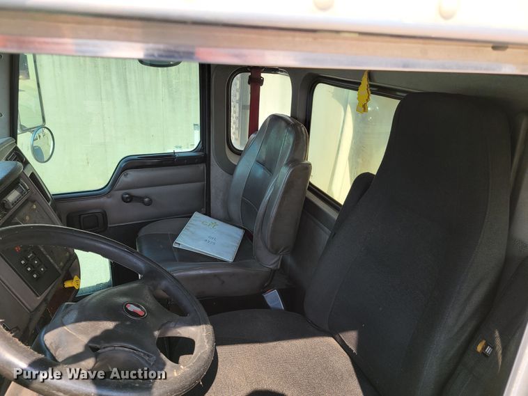 image for item EL9806 2007 Kenworth T300 tank truck