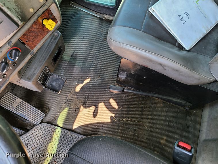 image for item EL9806 2007 Kenworth T300 tank truck