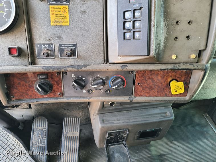 image for item EL9806 2007 Kenworth T300 tank truck