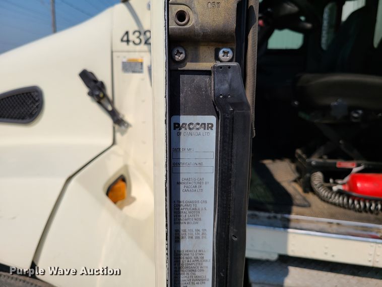 image for item EL9806 2007 Kenworth T300 tank truck