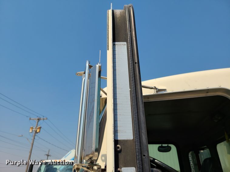 image for item EL9806 2007 Kenworth T300 tank truck