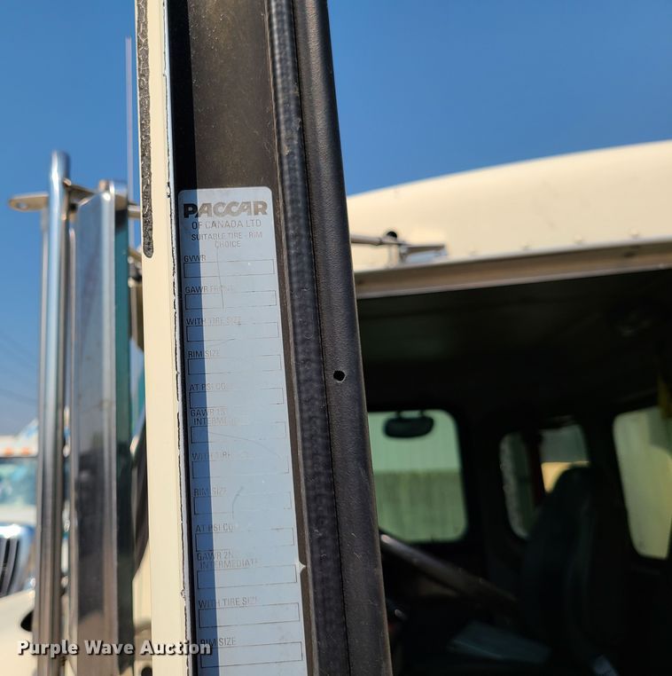 image for item EL9806 2007 Kenworth T300 tank truck