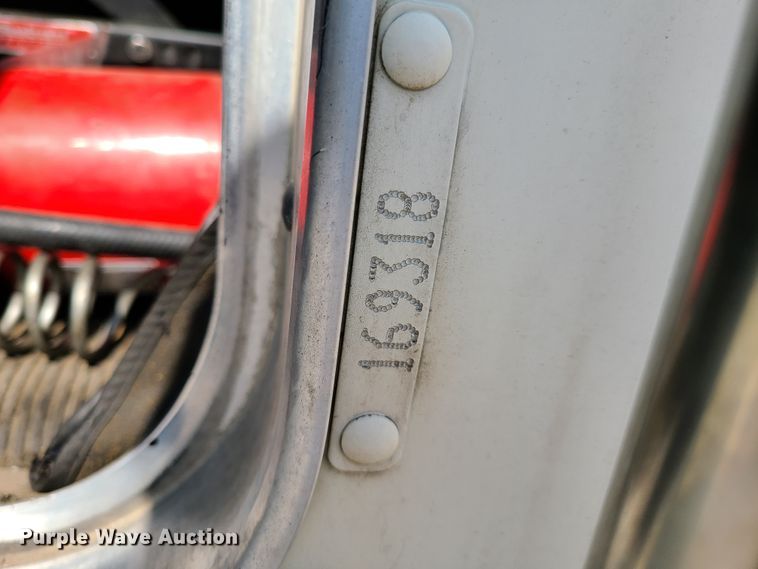 image for item EL9806 2007 Kenworth T300 tank truck