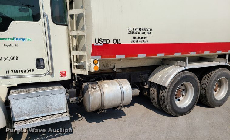 image for item EL9806 2007 Kenworth T300 tank truck