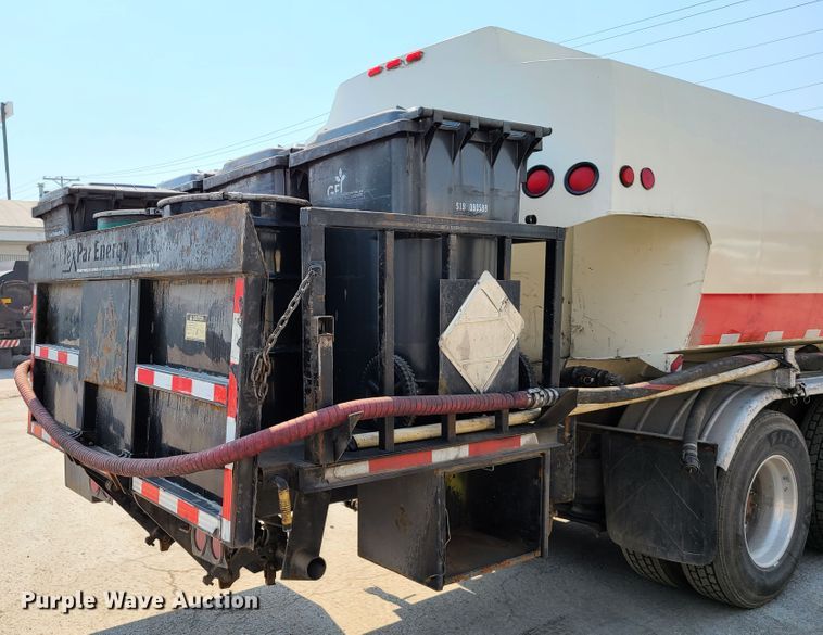 image for item EL9806 2007 Kenworth T300 tank truck