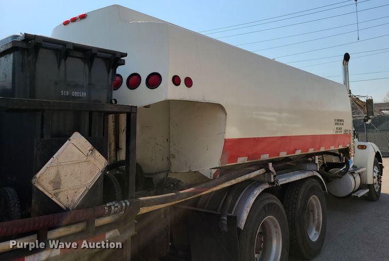 image for item EL9806 2007 Kenworth T300 tank truck