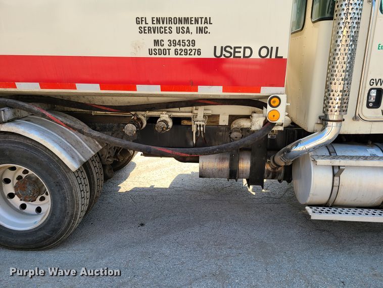 image for item EL9806 2007 Kenworth T300 tank truck
