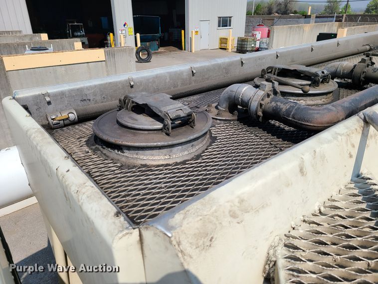 image for item EL9806 2007 Kenworth T300 tank truck