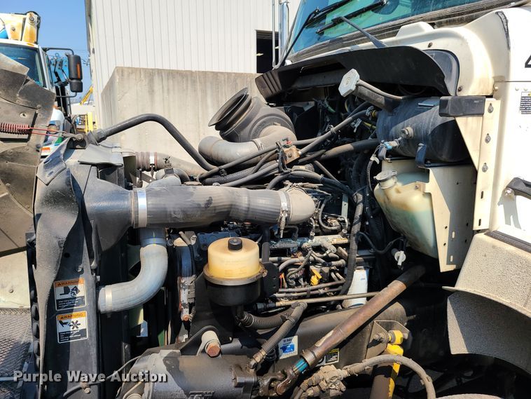 image for item EL9806 2007 Kenworth T300 tank truck