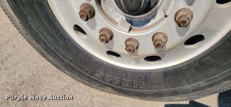 image for item EL9806 2007 Kenworth T300 tank truck