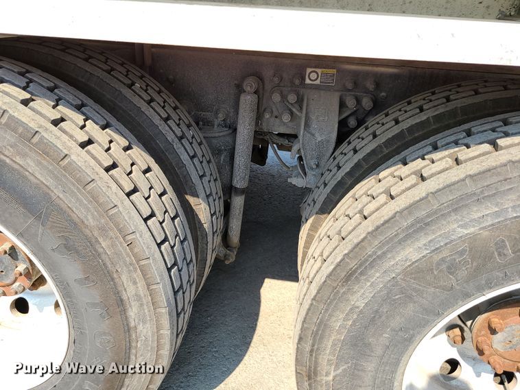 image for item EL9806 2007 Kenworth T300 tank truck