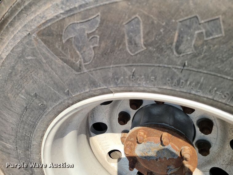 image for item EL9806 2007 Kenworth T300 tank truck