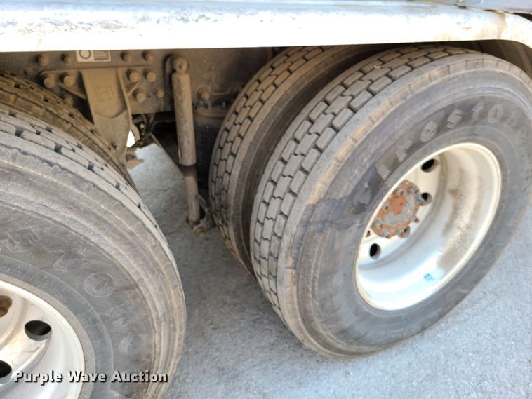 image for item EL9806 2007 Kenworth T300 tank truck