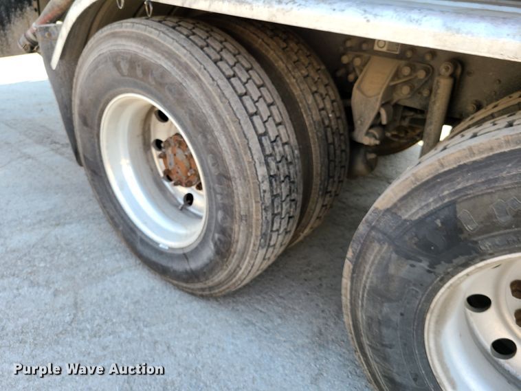 image for item EL9806 2007 Kenworth T300 tank truck