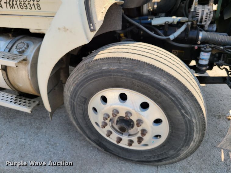 image for item EL9806 2007 Kenworth T300 tank truck