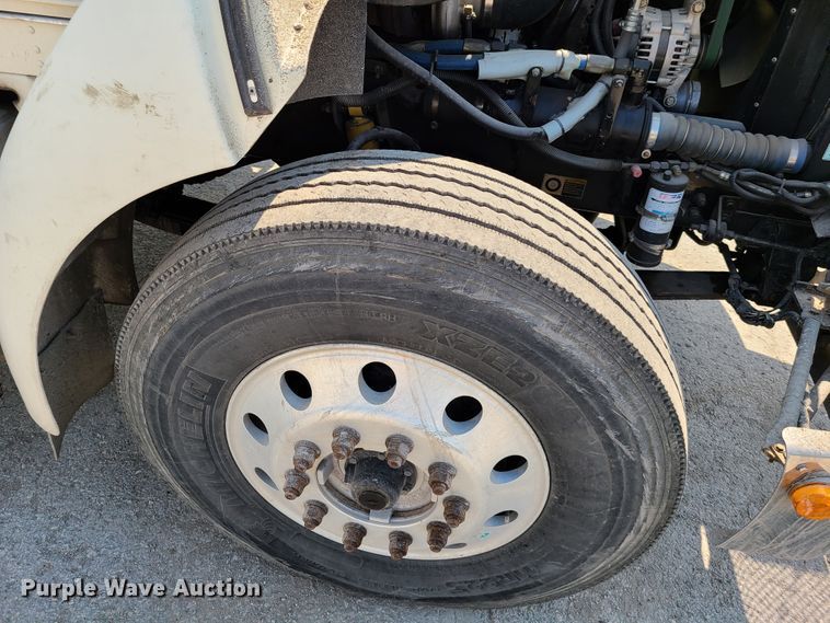 image for item EL9806 2007 Kenworth T300 tank truck