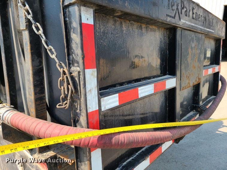 image for item EL9806 2007 Kenworth T300 tank truck