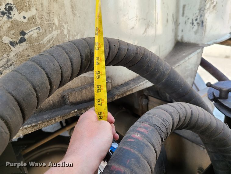 image for item EL9806 2007 Kenworth T300 tank truck