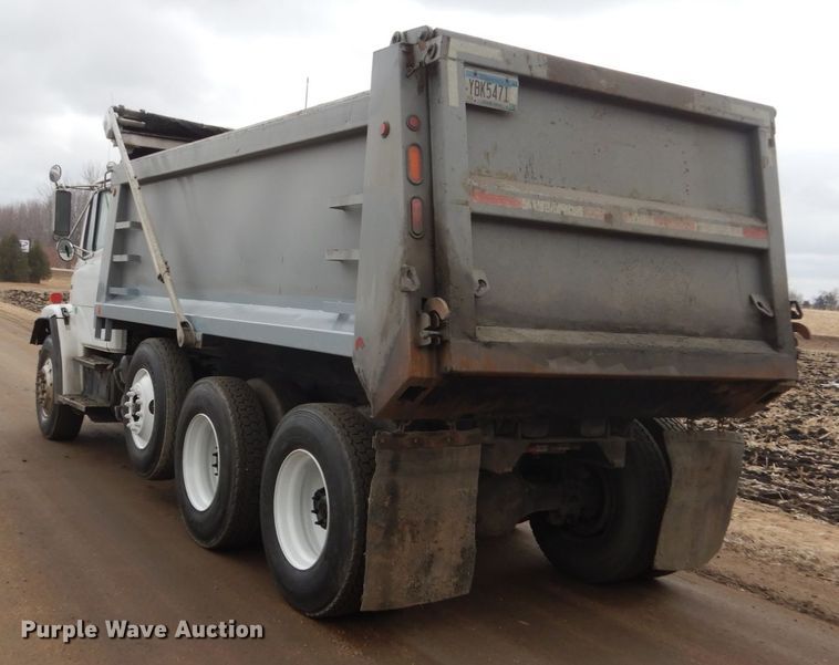 image for item FX9022 2000 Freightliner FL80 dump truck