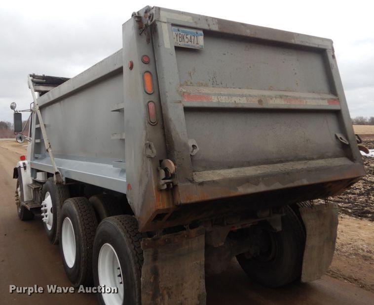 image for item FX9022 2000 Freightliner FL80 dump truck