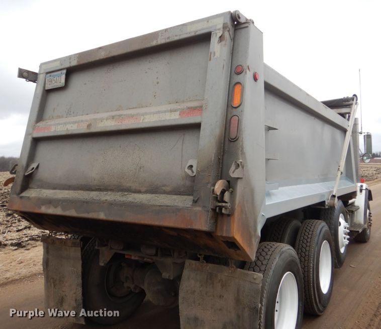 image for item FX9022 2000 Freightliner FL80 dump truck