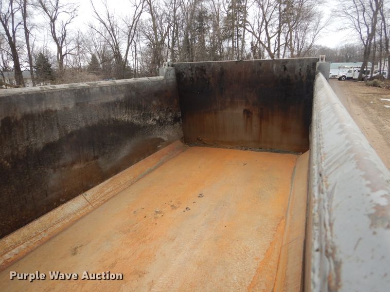 image for item FX9022 2000 Freightliner FL80 dump truck