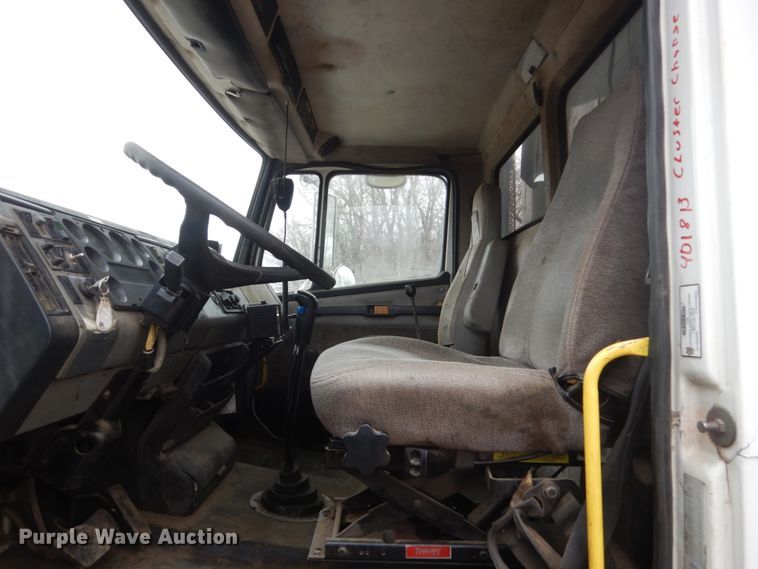 image for item FX9022 2000 Freightliner FL80 dump truck