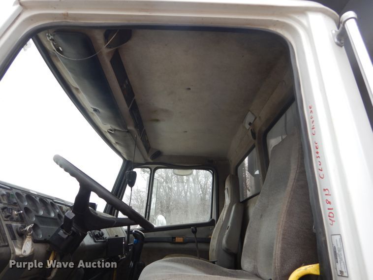 image for item FX9022 2000 Freightliner FL80 dump truck