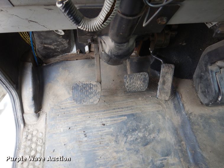 image for item FX9022 2000 Freightliner FL80 dump truck