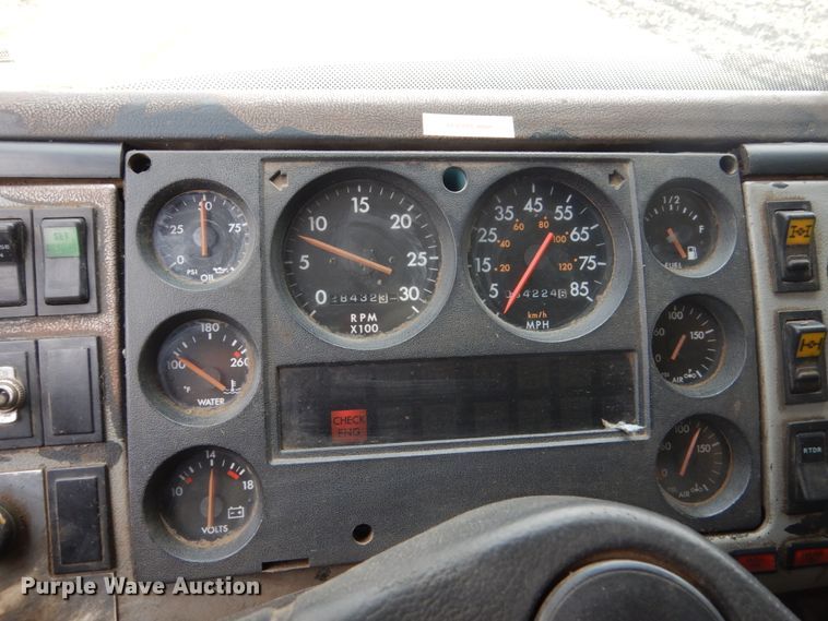 image for item FX9022 2000 Freightliner FL80 dump truck