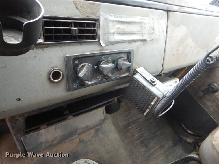 image for item FX9022 2000 Freightliner FL80 dump truck