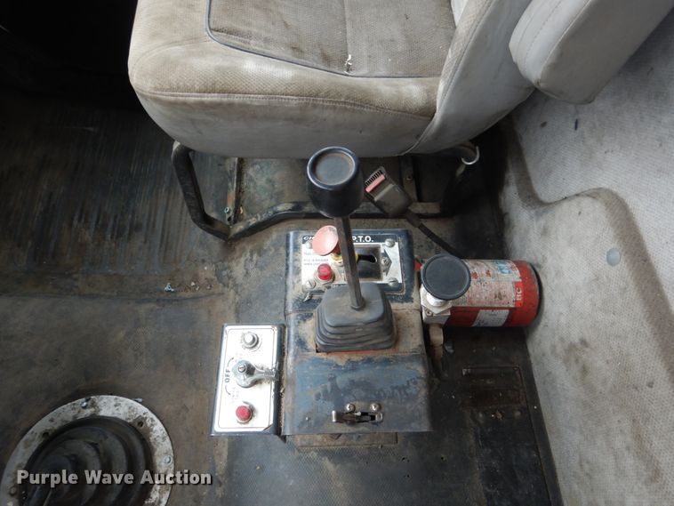 image for item FX9022 2000 Freightliner FL80 dump truck