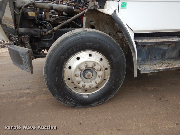 image for item FX9022 2000 Freightliner FL80 dump truck