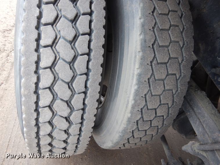 image for item FX9022 2000 Freightliner FL80 dump truck