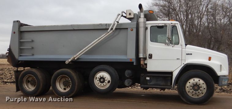 image for item FX9024 2000 Freightliner FL80 dump truck