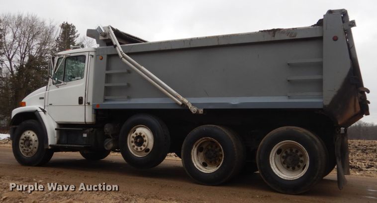 image for item FX9024 2000 Freightliner FL80 dump truck