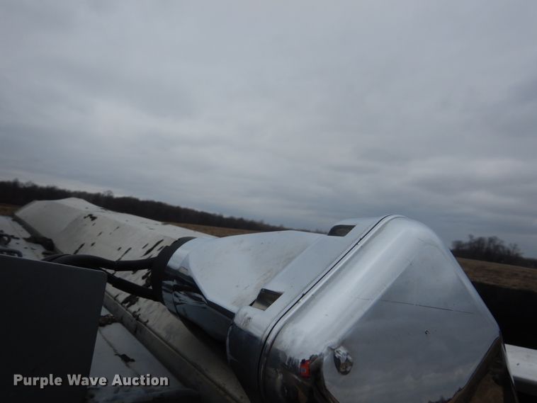 image for item FX9024 2000 Freightliner FL80 dump truck